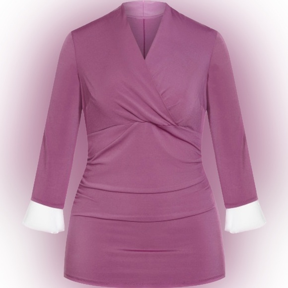 Avenue Tops - AVENUE
Roselyn Wrap Top - magenta